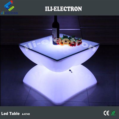 Έπιπλα εξωτερικού με φωτισμό LED, ανθεκτικά στο νερό και επαναφορτιζόμενα