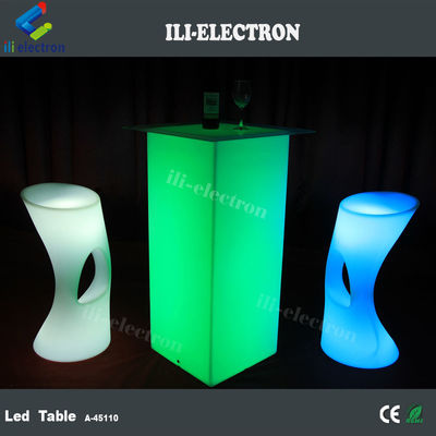 Εξωτερικό φως LED Cocktail Table High Cuboid PE πλαστικό υλικό με τηλεχειριστήριο