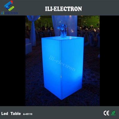 Εξωτερικό φως LED Cocktail Table High Cuboid PE πλαστικό υλικό με τηλεχειριστήριο