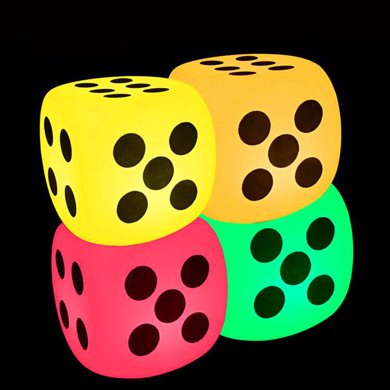 Φωτισμένο εξωτερικό LED Cube Light Dice Style 15cm 20cm 30cm IP65 Αδιάβροχο για εξωτερικές εκδηλώσεις